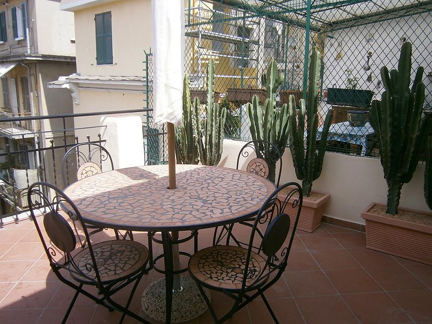 Rent Two rooms, Sanremo foto