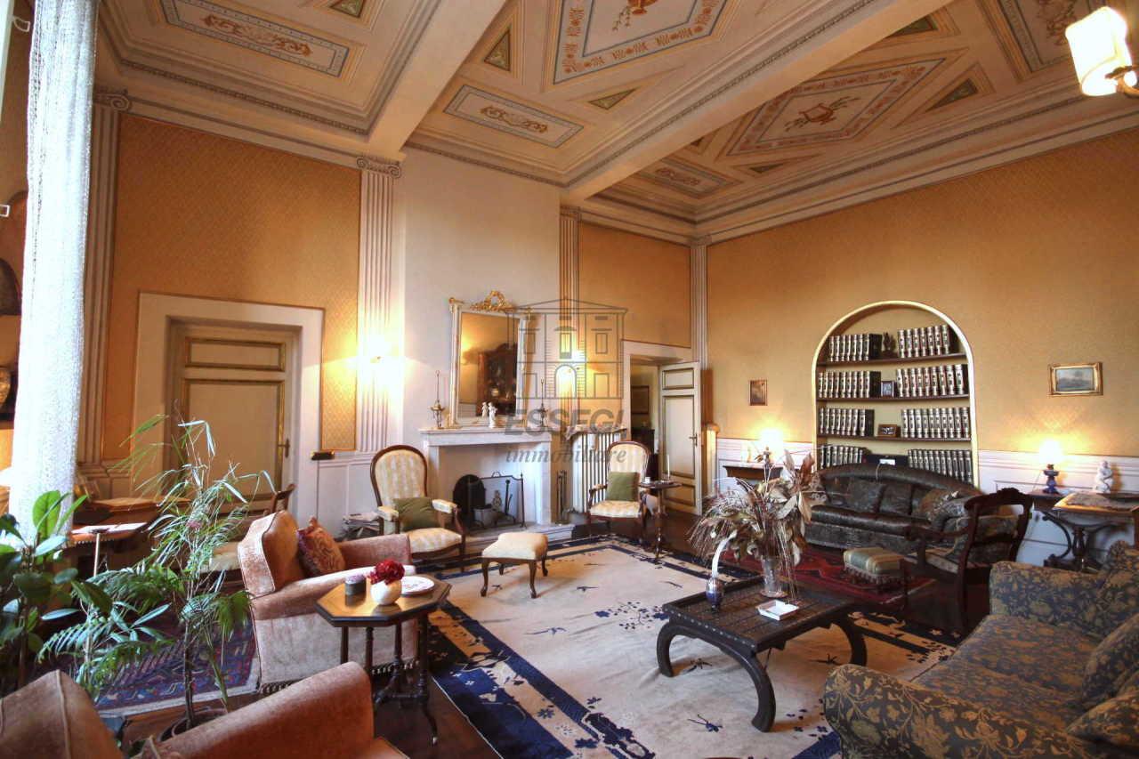 Vendita Esavani, Lucca foto