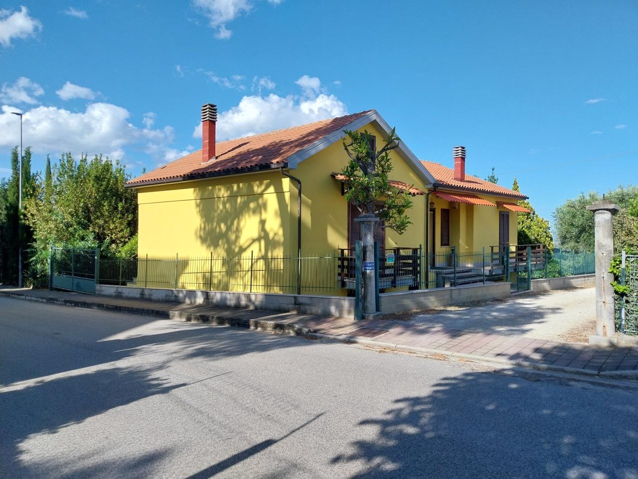 Vendita Esavani, Castorano foto