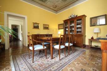 Vendita Esavani, Lucca