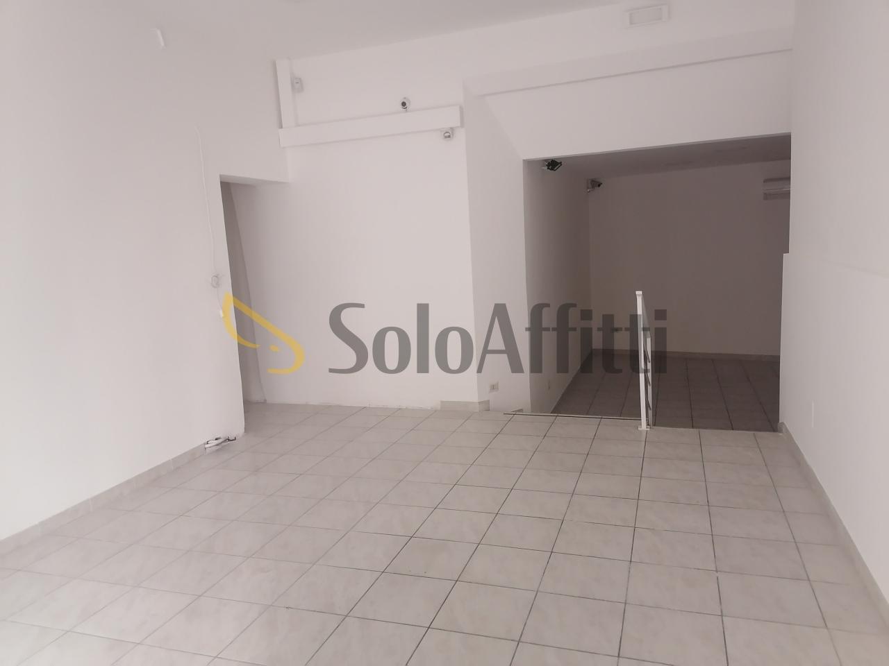 Affitto 1 vetrina, Monte Porzio Catone foto