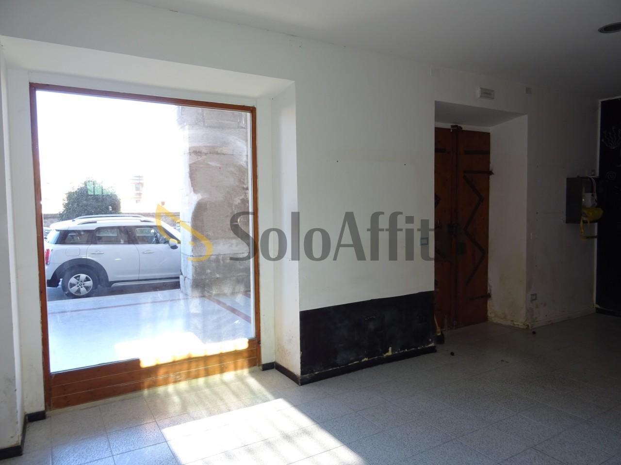 Affitto 1 vetrina, Senigallia Affitto 1 vetrina, Senigallia foto