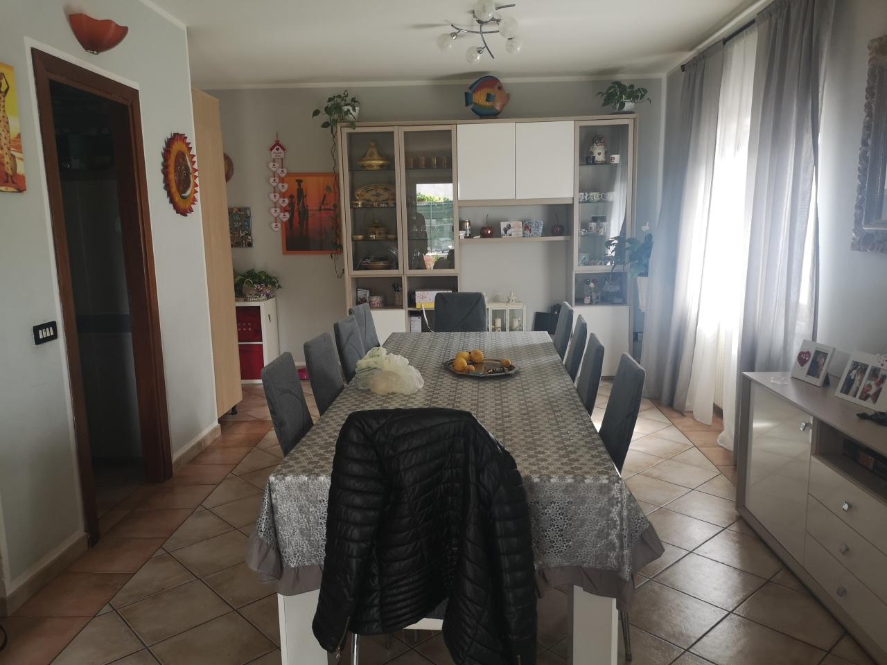 Vendita Multivani, Massa foto