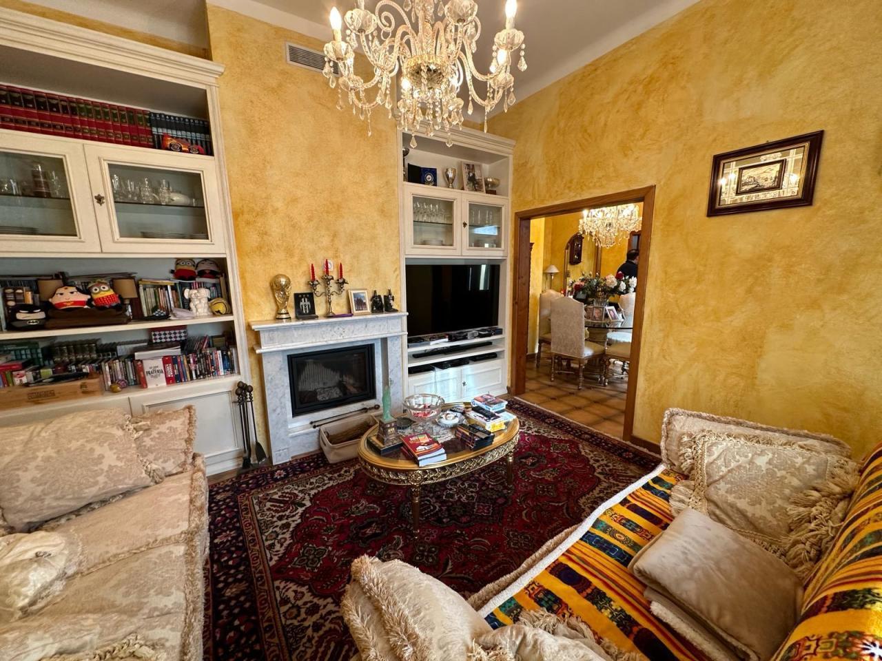 Vendita Pentavani, Carrara foto