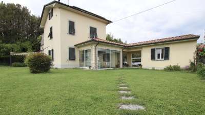 Vendita Esavani, Lucca