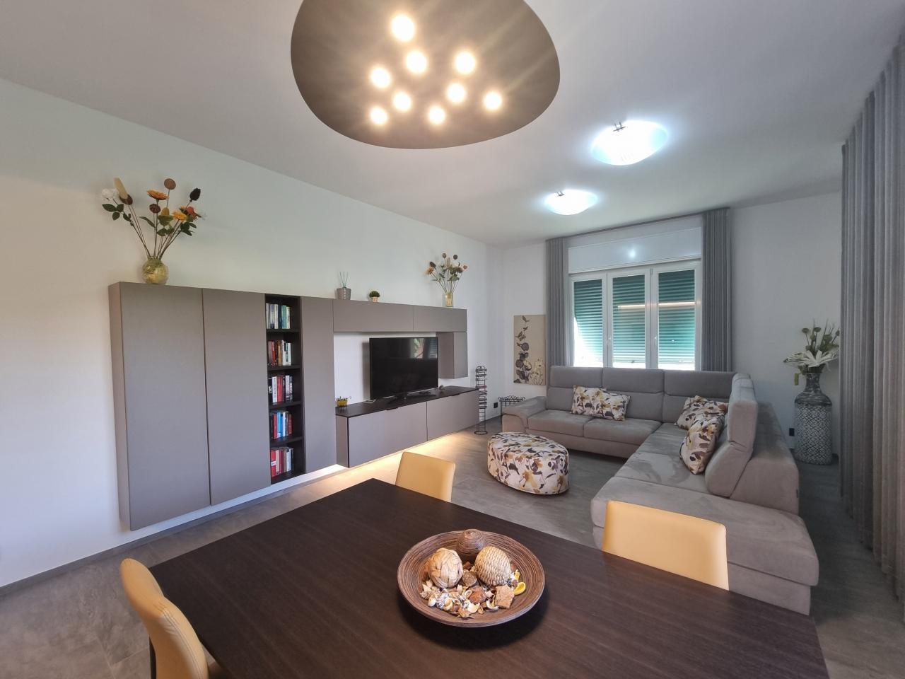 Vendita Esavani, Genova Vendita Esavani, Genova foto