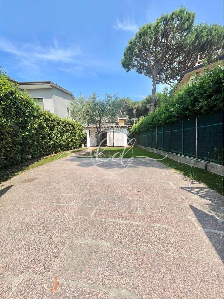 Affitto Quadrivani, Forte dei Marmi Affitto Quadrivani, Forte dei Marmi foto