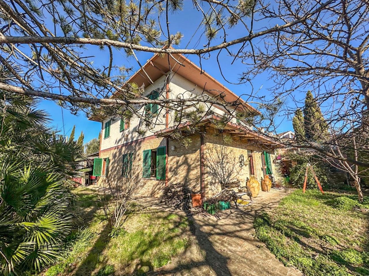 Vendita Esavani, Treia foto