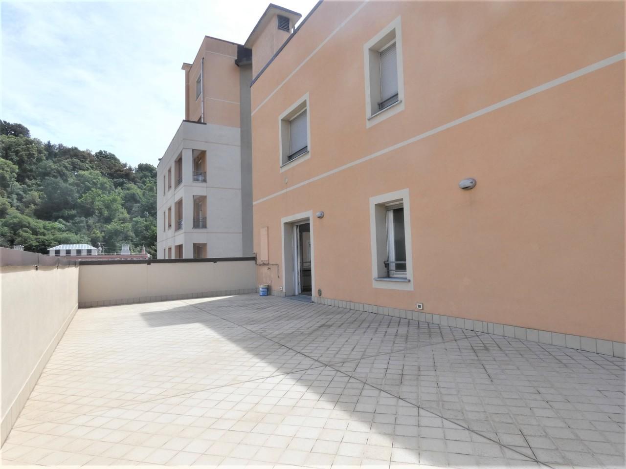 Vendita Esavani, Genova foto