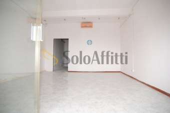 Affitto 1 vetrina, Livorno Affitto 1 vetrina, Livorno