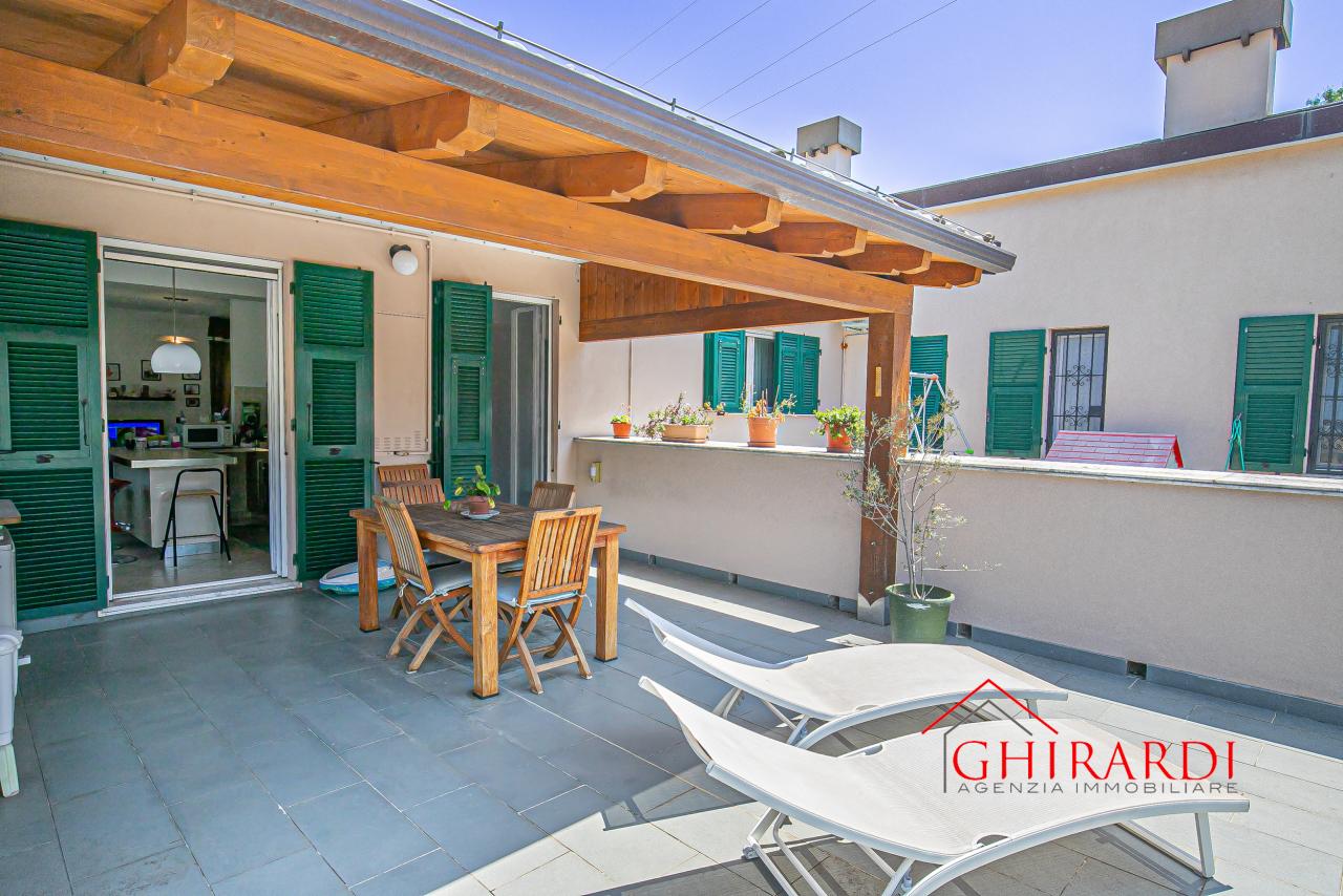 Vendita Esavani, Genova foto