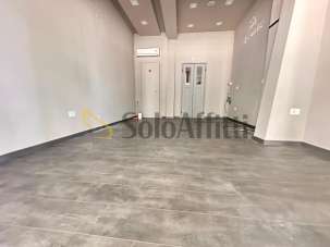 Mieten 1 vetrina, Caserta