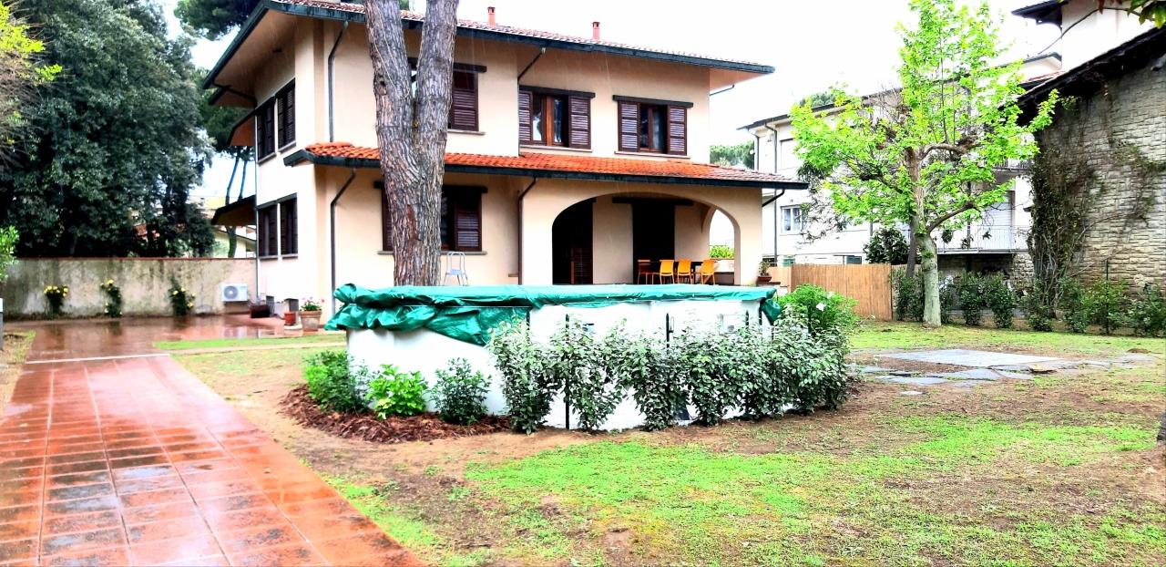 Affitto Multivani, Camaiore foto