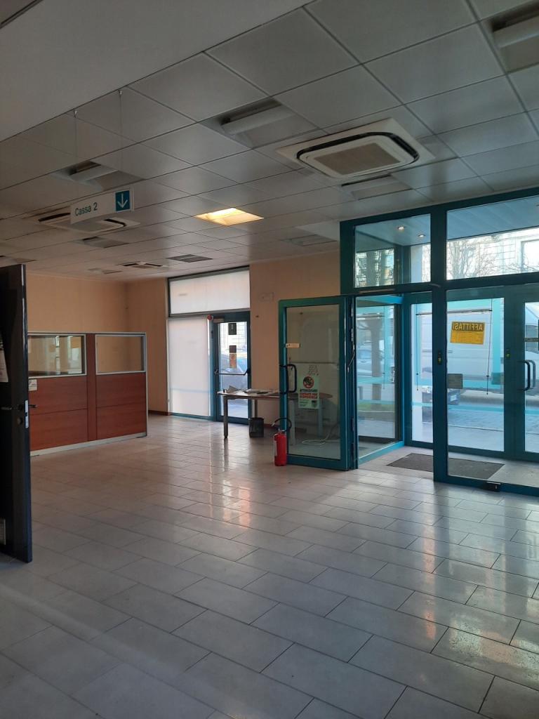 Vendita Locali commerciali, Piacenza foto