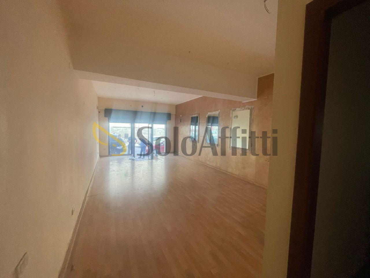 Affitto 1 vetrina foto