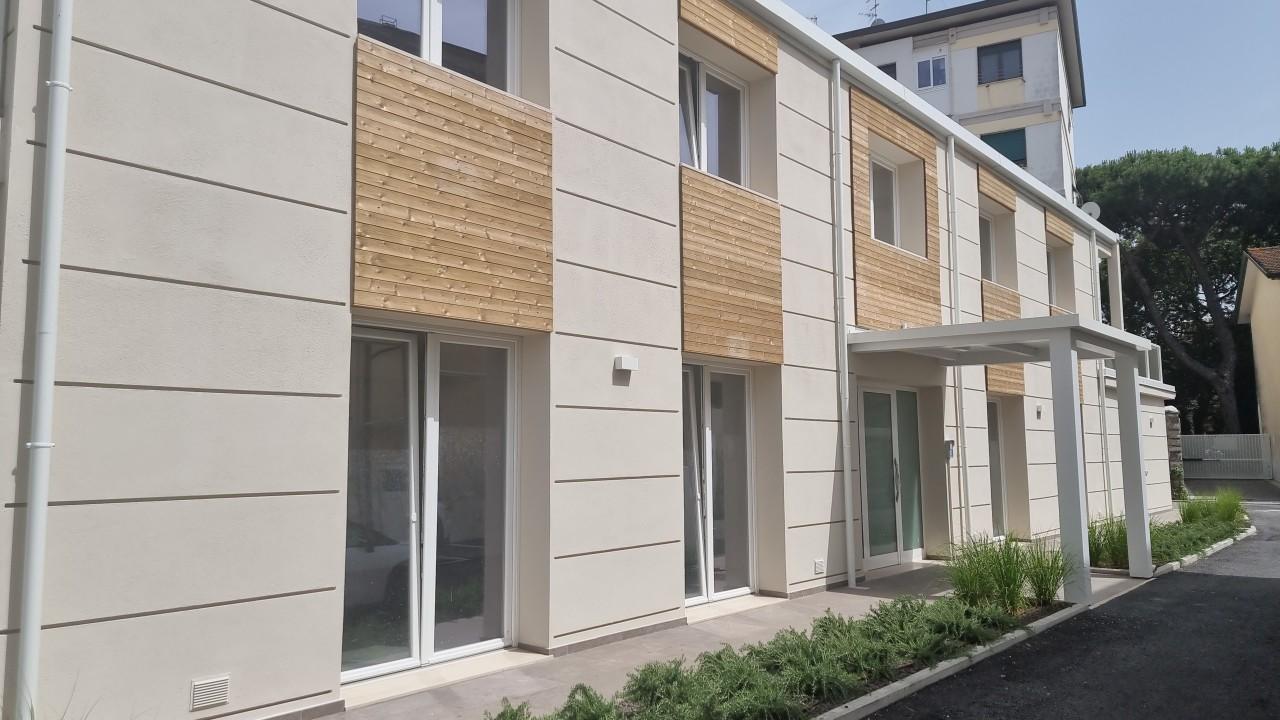 Vendita Quadrivani, Viareggio foto