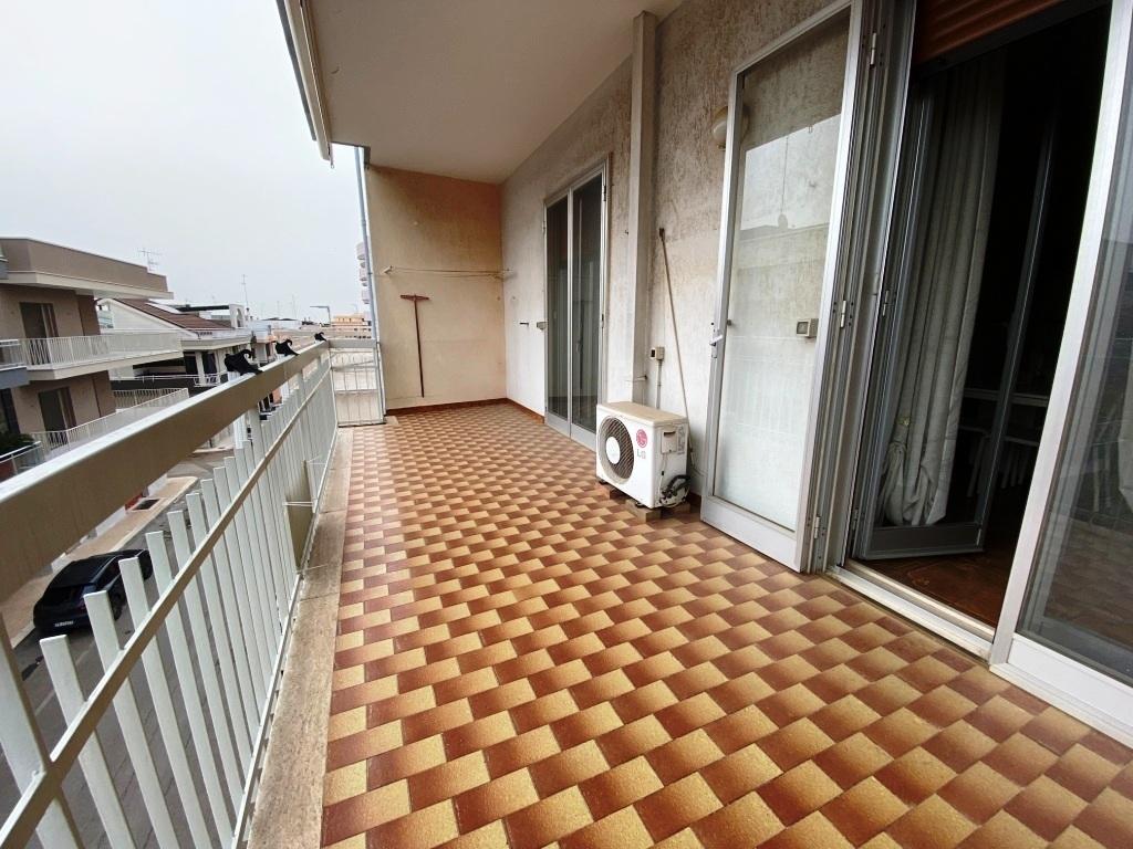 Vendita Trivani, Turi foto