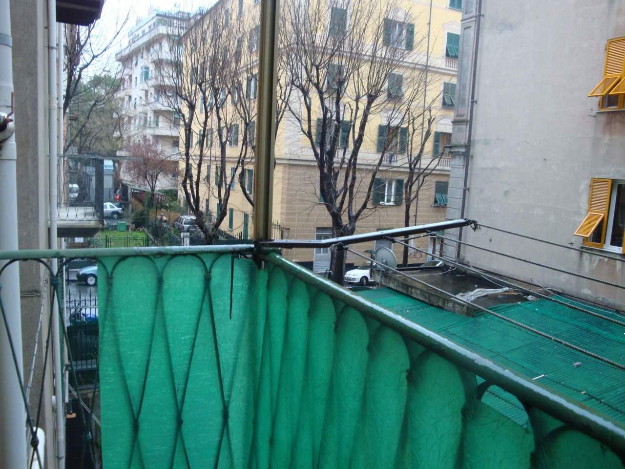 Vendita Esavani, Genova foto