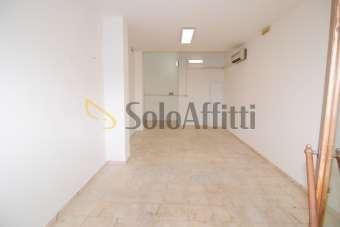 Affitto 1 vetrina, Livorno Affitto 1 vetrina, Livorno