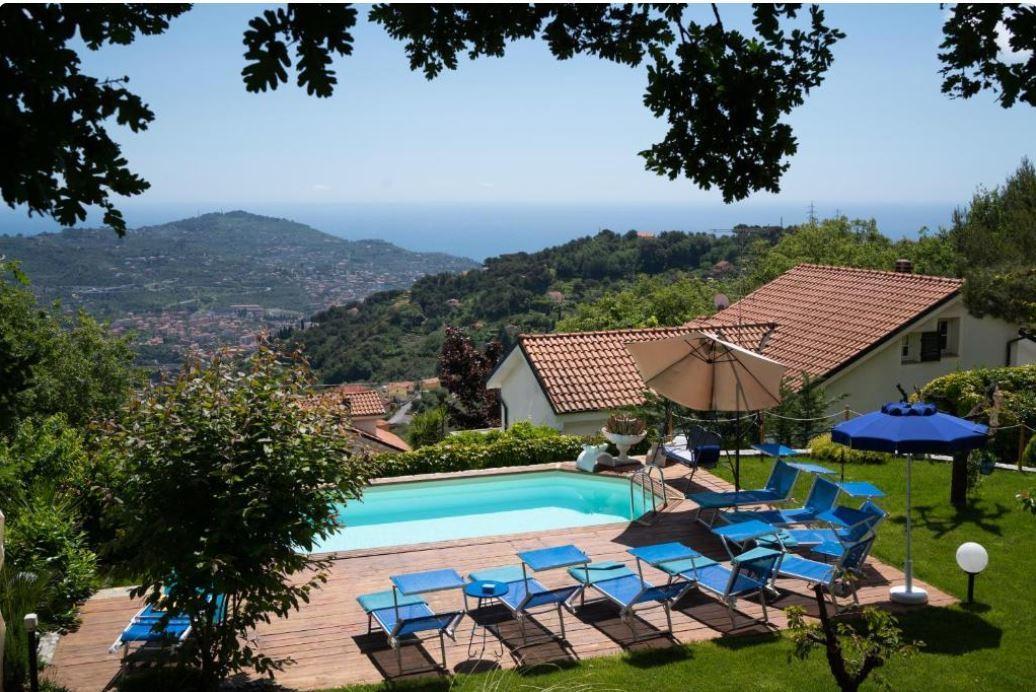 Vendita Ville, Imperia foto
