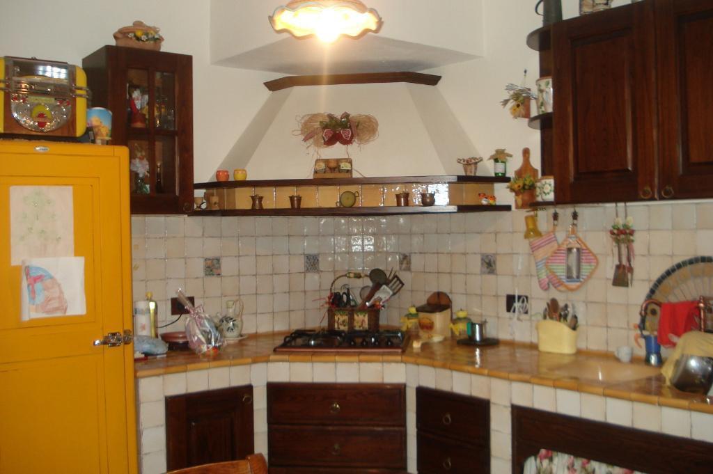 Vendita Pentavani, Calci foto