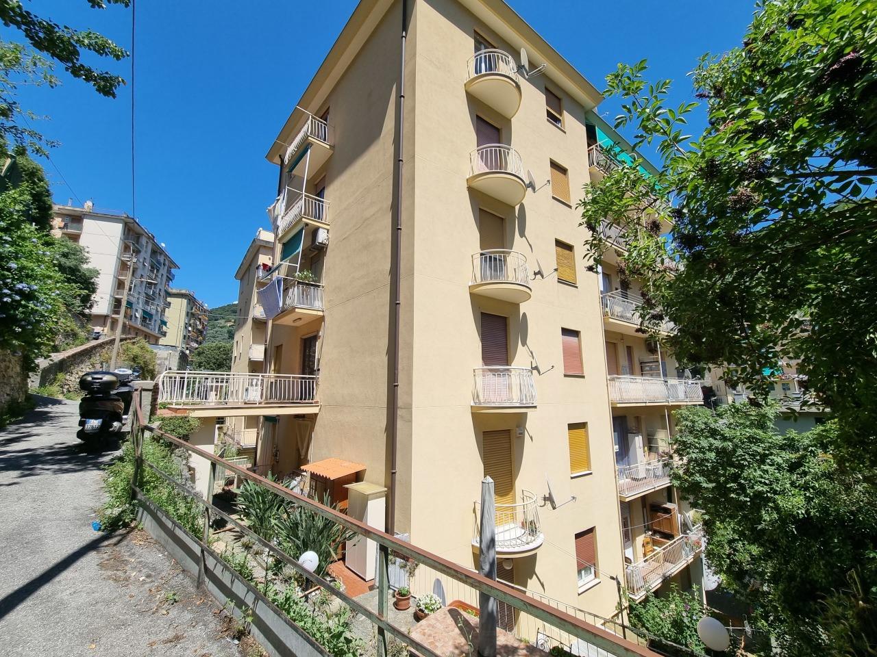 Vendita Esavani, Genova foto