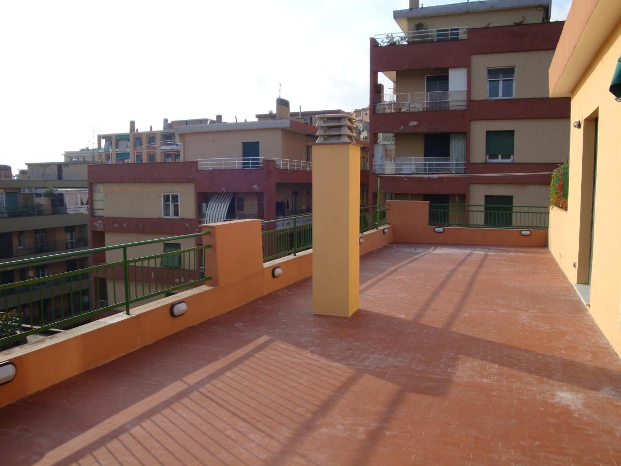 Vendita Quadrivani, Genova Vendita Quadrivani, Genova foto