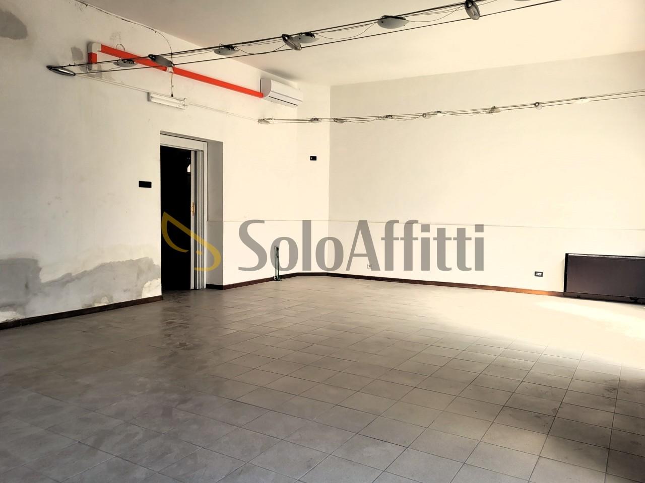 Affitto 2 vetrine, Parabiago foto