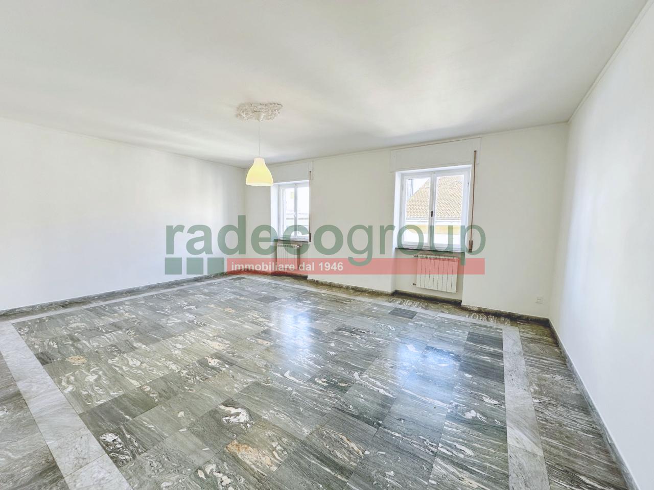 Affitto Multivani, Livorno foto