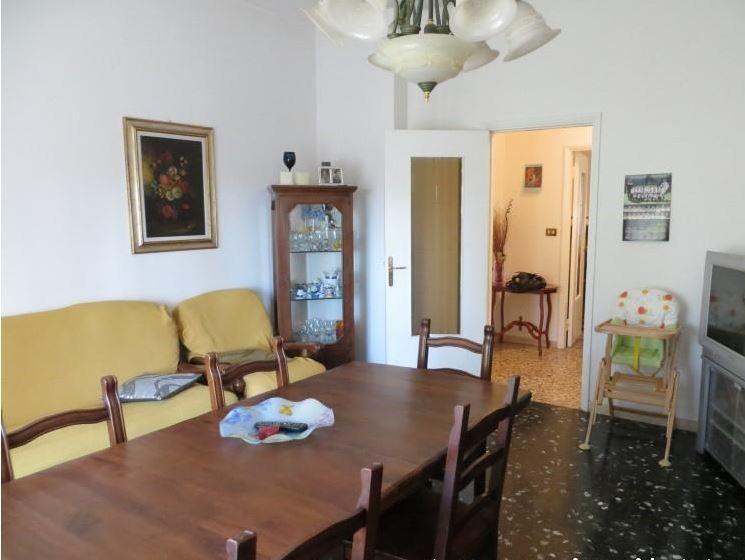 Vendita Esavani, Massa foto