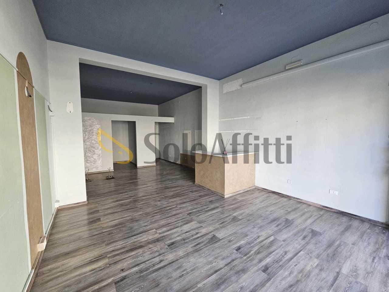 Affitto 1 vetrina, Fucecchio Affitto 1 vetrina, Fucecchio foto