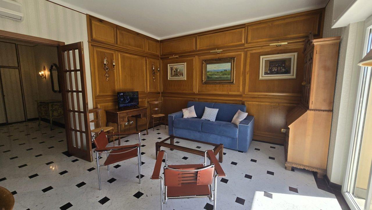 Rent Four rooms, Alassio foto