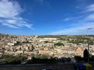 Vendita Pentavani, Modica