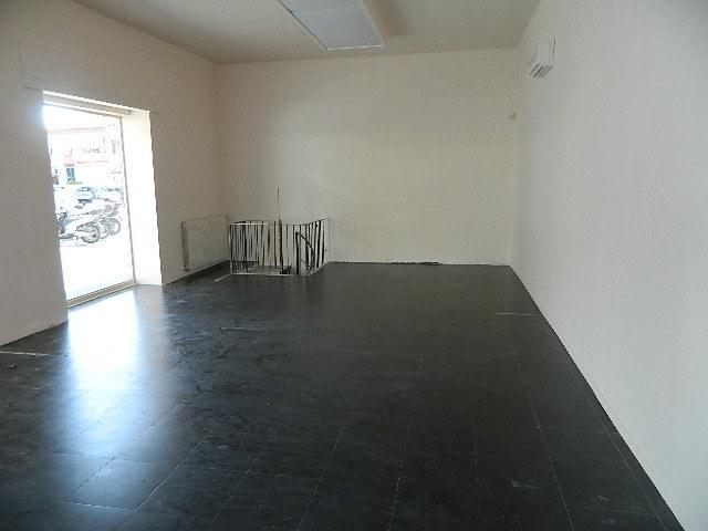 Verkauf Zwei zimmer, Massa foto