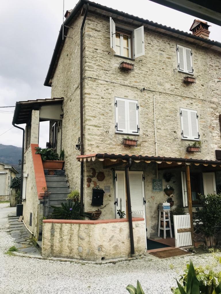 Vendita Quadrivani, Pietrasanta foto