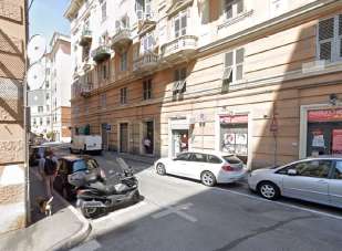 Vendita Esavani, Genova