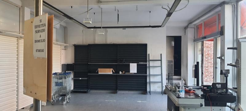 Venta Locale commerciale, Perugia foto