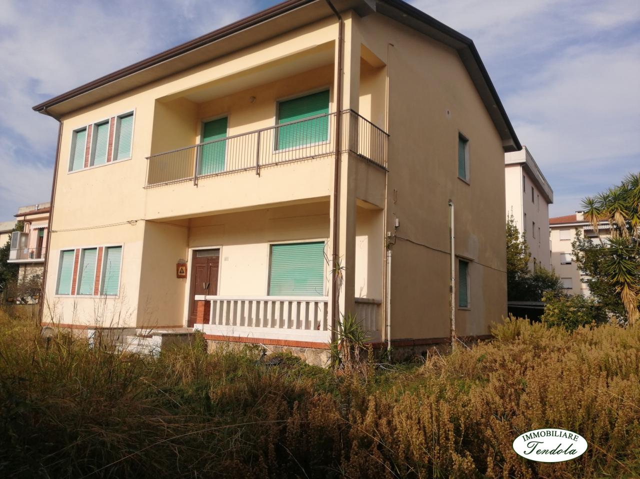 Vendita Casa indipendente, Carrara foto