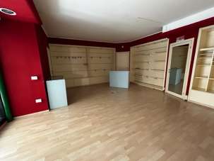 Affitto Locale commerciale, Foligno