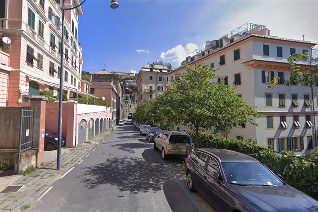 Vendita Box, Genova foto