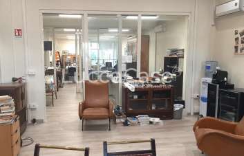 Affitto Locale commerciale, Lucca