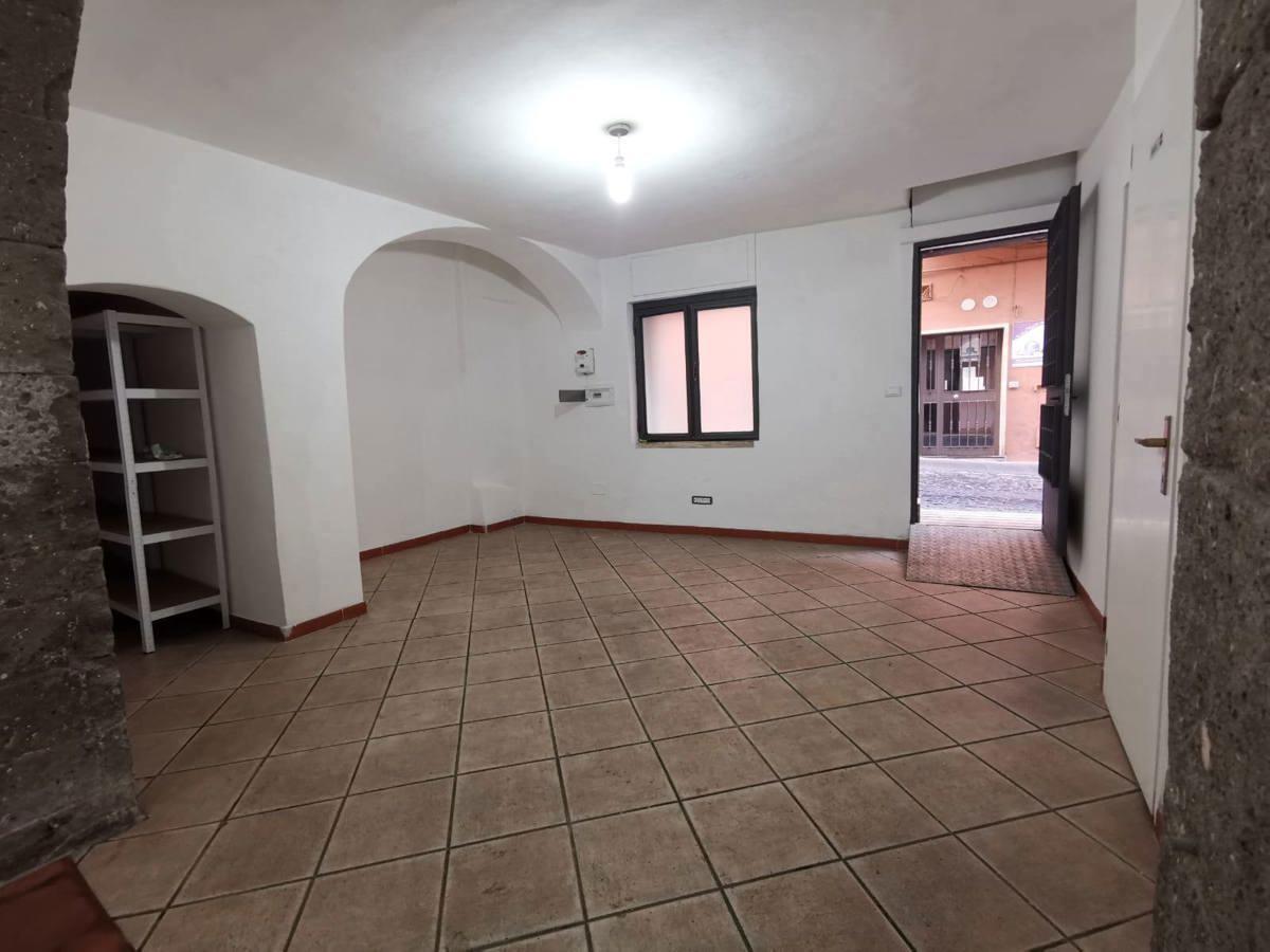 Affitto Negozio, Marino foto