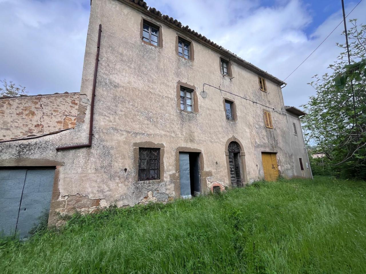 Vendita Garage e posti auto, Sorano foto
