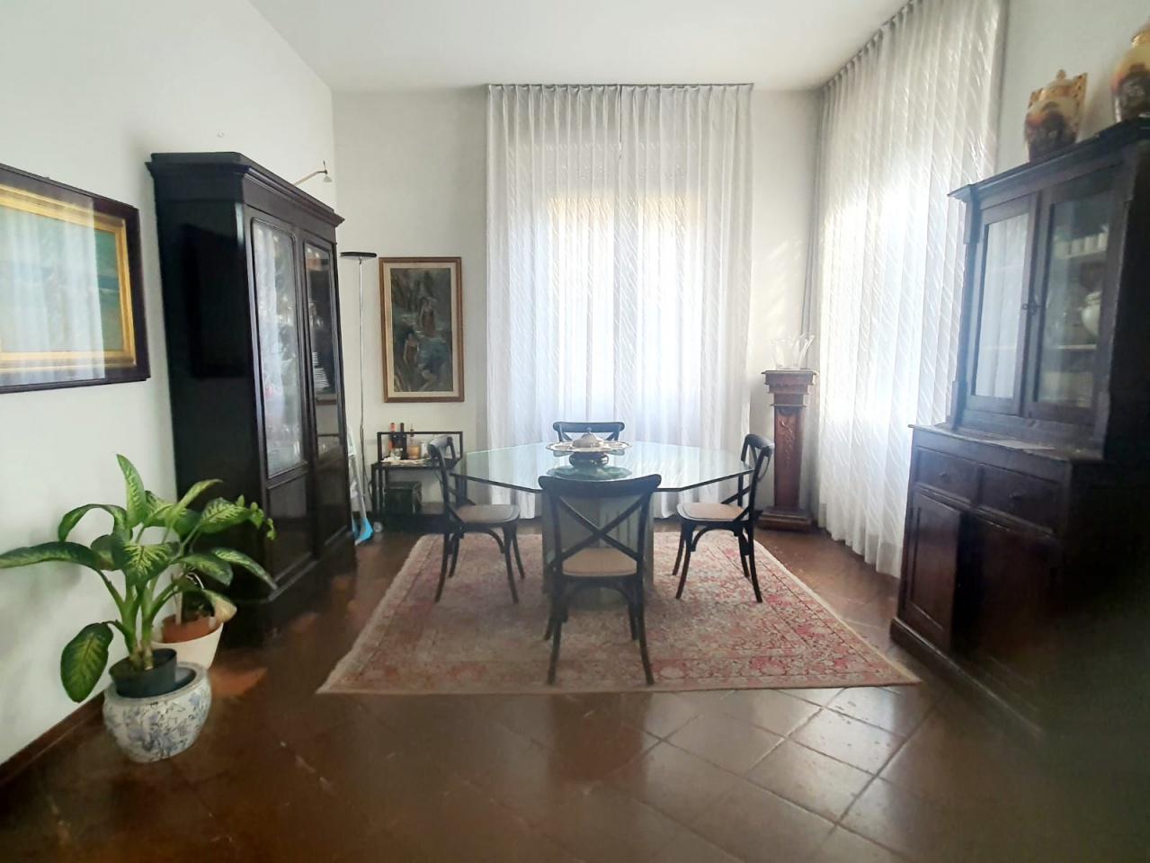 Vendita Pentavani, Prato Vendita Pentavani, Prato foto