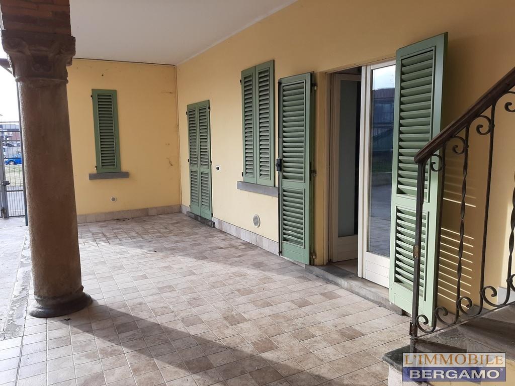 Venta Pentavani, Urgnano foto