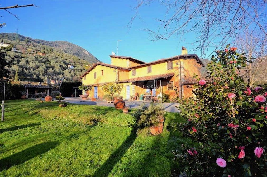 Venta Garaje y plazas de aparcamiento, Pietrasanta foto