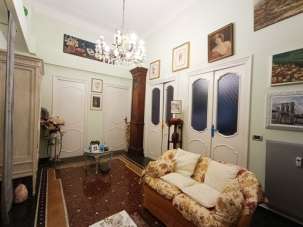 Vendita Esavani, Genova