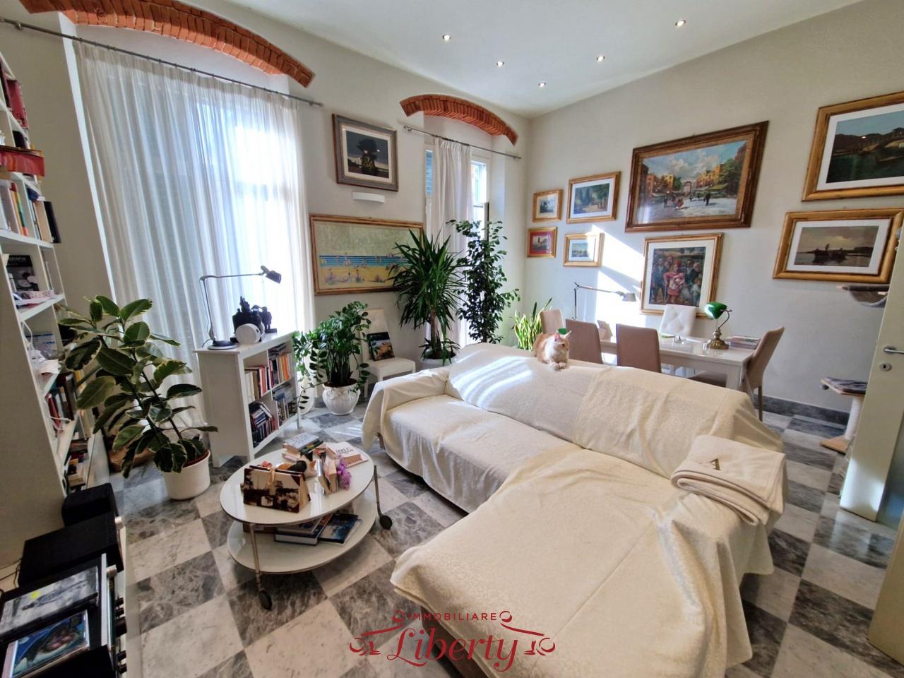 Vendita Pentavani, Viareggio foto