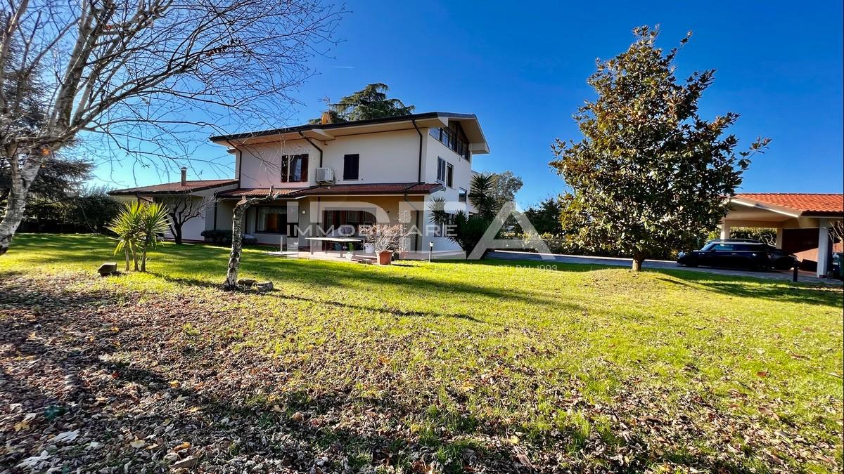 Vendita Multivani, Lucca foto