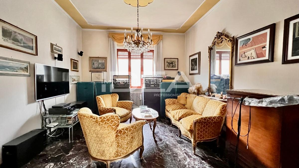 Vendita Multivani, Lucca foto